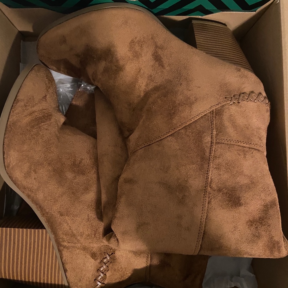 Size 11, Suede A.N.A Boot, Cognac, Memory Foam